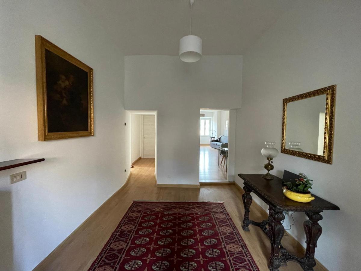 Nepi - Appartamento Centro Storico Duomo Eksteriør billede